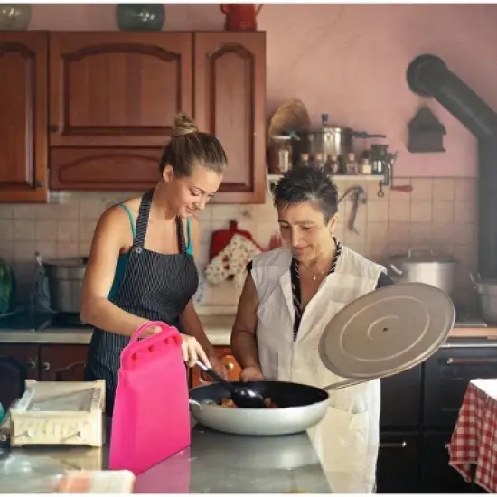 Reusable Silicone Food Storage Bags 4 Pack, Ziplock Tall Bags, Dishwasher and Microwave Safe, BPA Free by Innovative Technology Products Corp image {2}