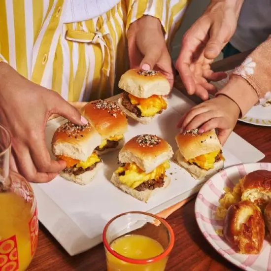 King's Hawaiian Sweet Rolls - 4oz/4ct image {1}