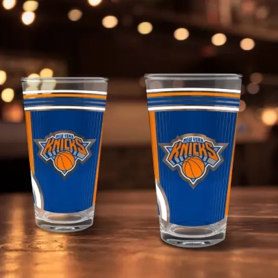 NBA New York Knicks 2pc Pint Glass Set image {2}