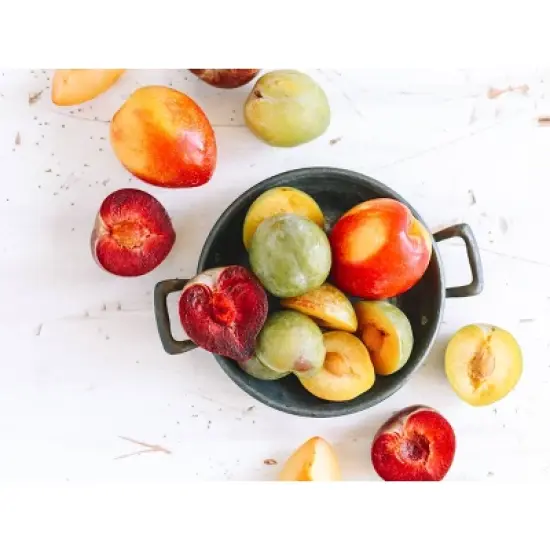 Fresh Plumcots - 1lb image {1}