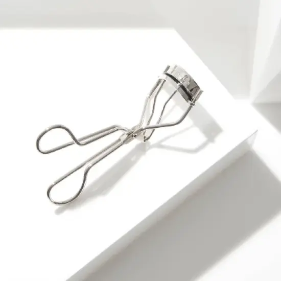 Tweezerman Classic Eyelash Curler image {2}