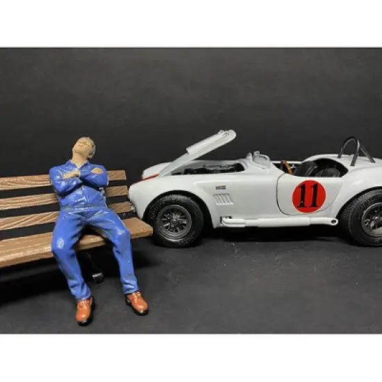 Sitting Mechanics 2 piece Figurine Set for 1/18 Scale Models by American Diorama image {2}