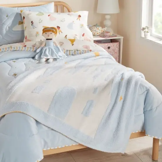 Princess Castle Kids' Throw Blanket - The Disney Collection by Pillowfort&trade; image {1}