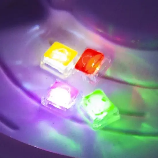 Glo Pals Light Up Water Cubes -  Set of 16 Cubes - Red, Blue, Green, Purple image {3}