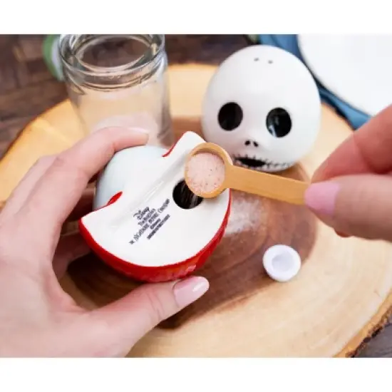 Silver Buffalo Disney The Nightmare Before Christmas Jack and Sally Salt and Pepper Shaker Set image {7}