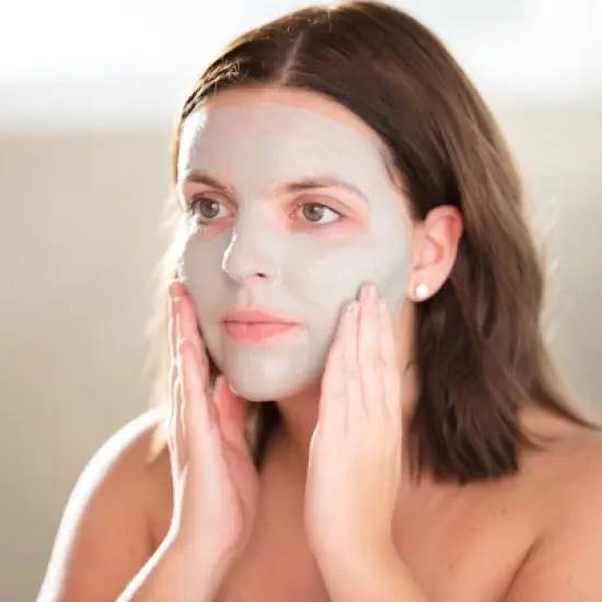 Beauty by Earth Hydrating Face Mask image {1}