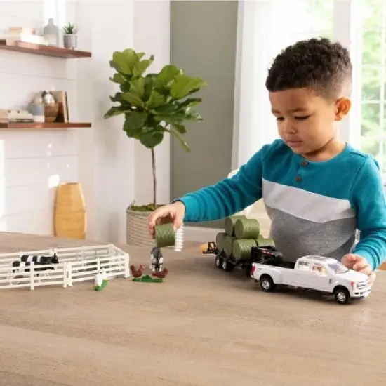 ERTL 1/32 Ford F-350 w/ Gooseneck Trailer, Round Bales, Animals & Accessories 47435 image {6}