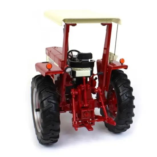 1/16 Prestige Series International Harvester 666 Narrow with ROPS and Fender Radio 44219 image {4}