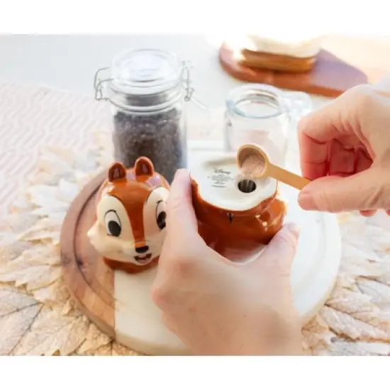 Silver Buffalo Disney Chip 'n' Dale Ceramic Salt and Pepper Shaker Set image {6}