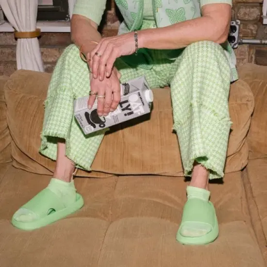 Oatly Oatmilk Barista Edition Non-Dairy Milk - 32 fl oz image {3}