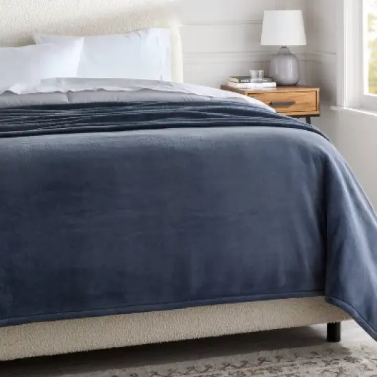 Full/Queen Ultra Plush Blanket - Threshold&trade; image {1}