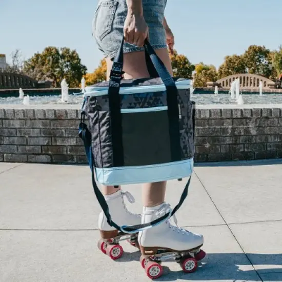 CleverMade Tahoe 17qt Collapsible Cooler with Shoulder Strap and Bottle Opener image {7}