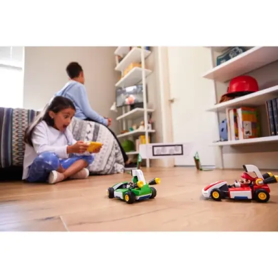 Mario Kart Live: Home Circuit - Luigi Set image {21}