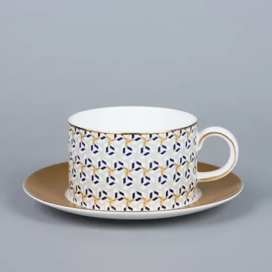 The Elegance in Porcelain Tea Service Collection image {10}