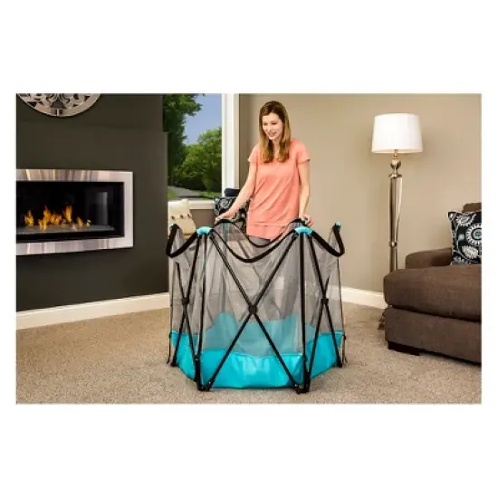 Regalo Six Panel My Play Portable Playard image {5}