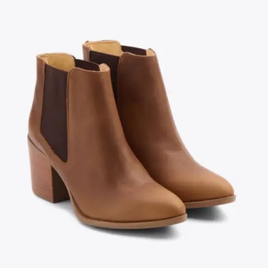 Nisolo Sustainable Women's Heeled Chelsea Boot image {13}