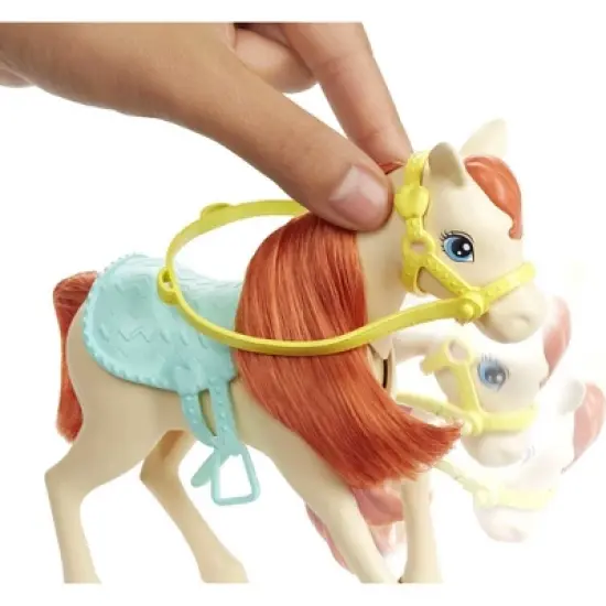 Barbie Hugs 'N' Horses Playset image {3}
