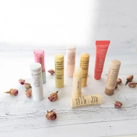 L'Erbolario Lip Gloss - Girls Lip Balm - Apple & Mandarin Juice - 0.15 oz image {3}