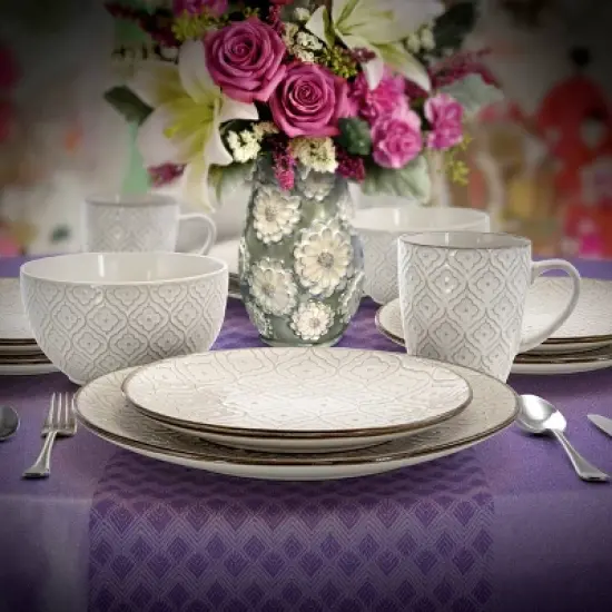 16pc Stoneware Grand Pattern Dinnerware Set White - Elama image {7}