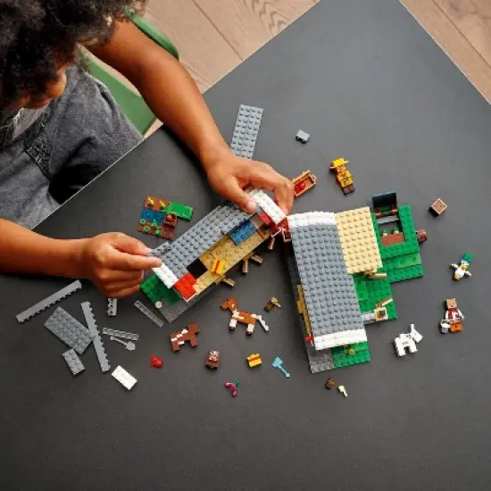 LEGO Minecraft The Red Barn Set with Toy Farm Animals 21187 image {4}