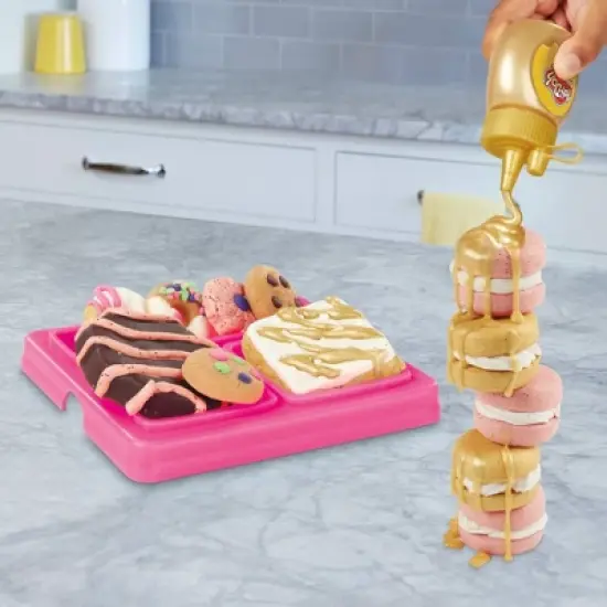 Play-Doh Gold Collection Gold Star Baker Playset image {3}