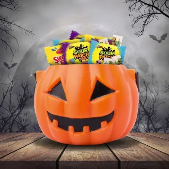 Halloween Sour Patch Kids & Swedish Fish - 49.12oz image {2}