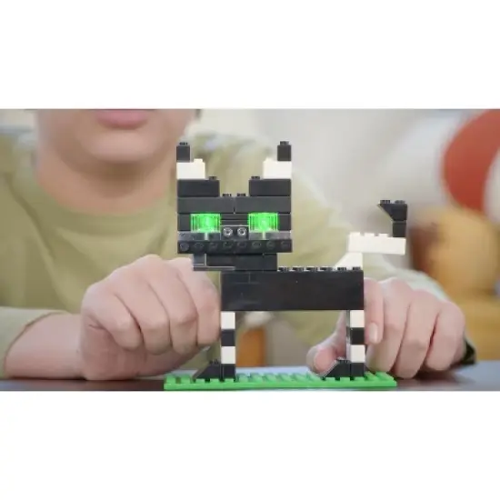 E-Blox Story Blox The Island, Light-Up Building Blocks image {2}