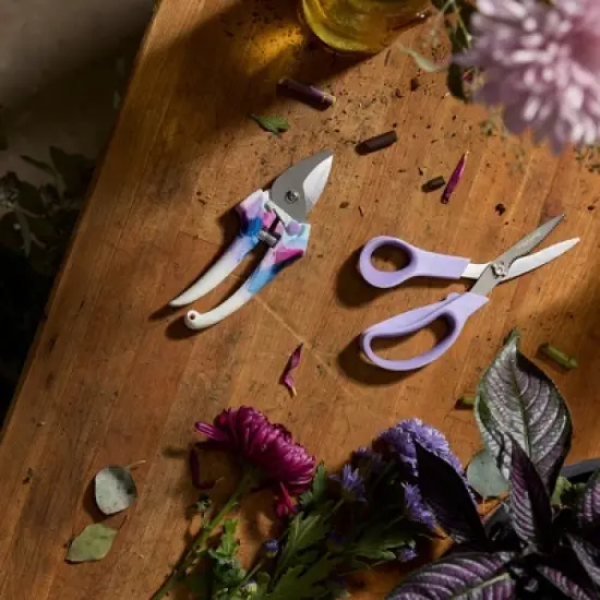 Fiskars 2pc Designer Pruner Garden Tool Set Lavender image {2}