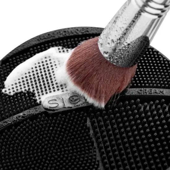 Sigma Beauty Travel Switch Brush Cleaners image {4}