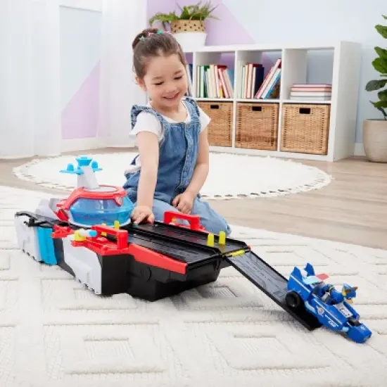 PAW Patrol Marine HQ Toy Vehicle Playset image {1}