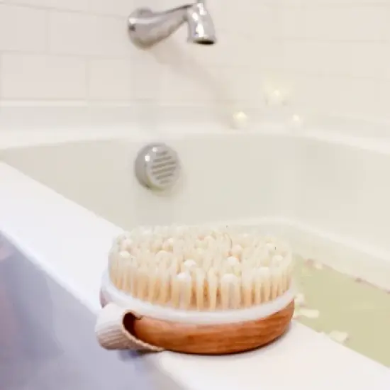 Beauty by Earth Round Dry Brush With Cellulite Massager image {8}