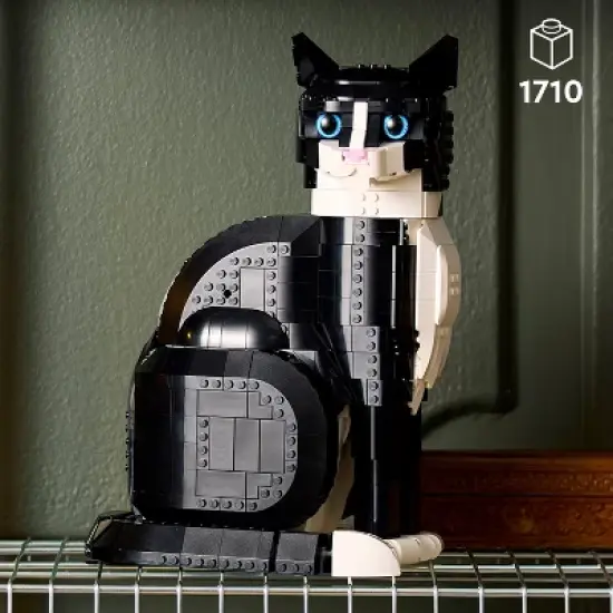 LEGO Ideas Tuxedo Cat 21349 image {1}