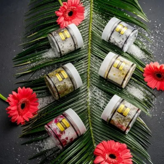 Lovery Epsom Salts Gift Set, 6 Scented Relaxing Spa Bath Soaks image {4}