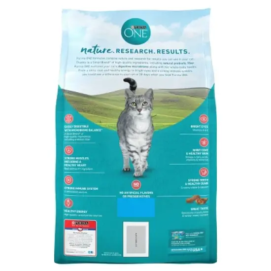 Purina ONE Tender Selects Blend with Real Salmon Adult Premium Dry Cat Food image {2}