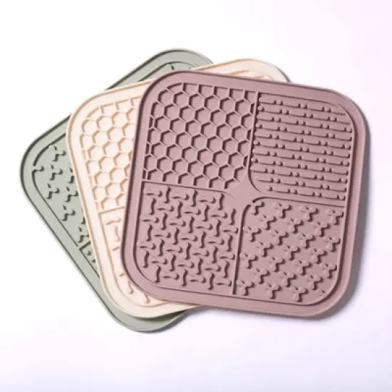 AWOO Silicone Smoosh Lick Mat Treat Dog Toy Dispenser image {7}