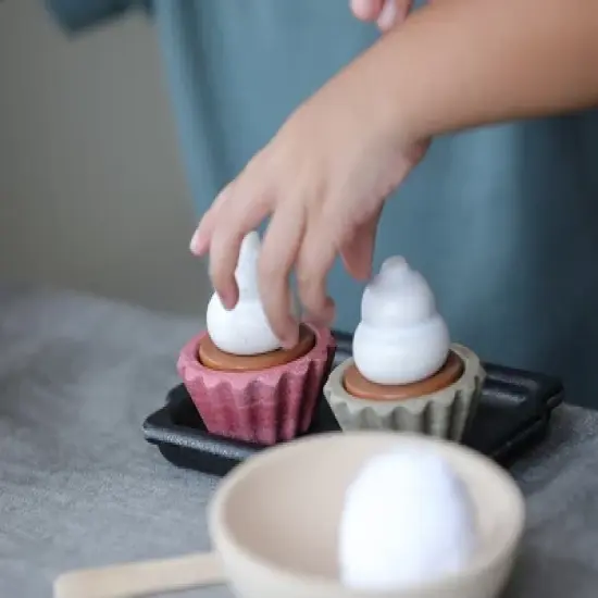 Plantoys| Cupcake Set image {9}