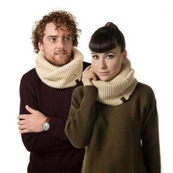 Mio Marino | Women's Cable Knit Infinity Circle Scarf image {3}