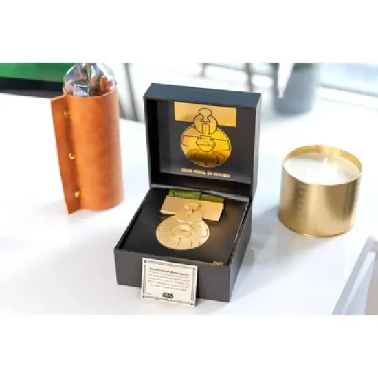 SalesOne LLC Star Wars Medal of Yavin Gold 24KT 1:1 Scale Licensed Prop Replica image {5}
