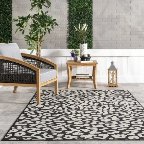 nuLOOM Terenia Leopard Indoor/Outdoor Patio Area Rug image {7}
