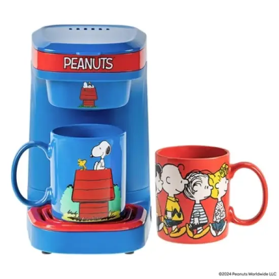Uncanny Brands Peanuts Single Cup Coffee Maker Gift Set with 2 Mugs image {2}