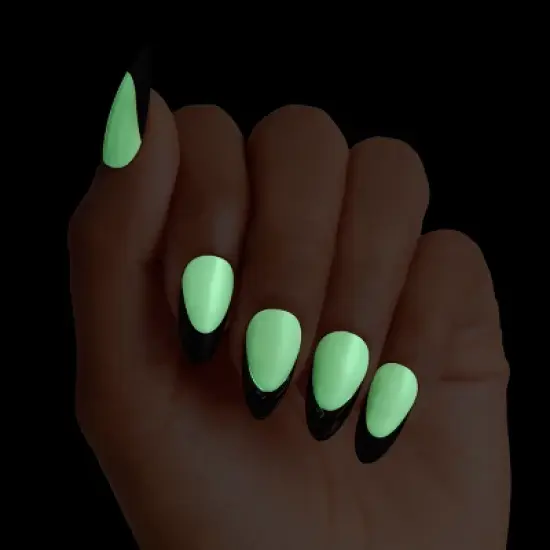 KISS Products Voguish Fantasy Fake Nails - Ghoul Friends - 31ct image {1}