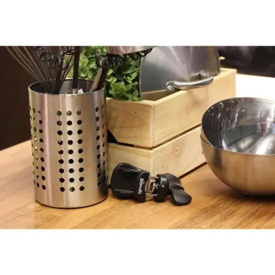 Soft Edge 3-in-1 Ambidextrous Safety Can Opener Jar Opener and Bottle Opener image {4}