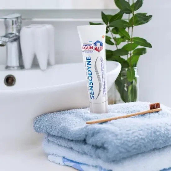 Sensodyne Sensitivity Gum and Enamel Mint Toothpaste - 2.3oz image {11}