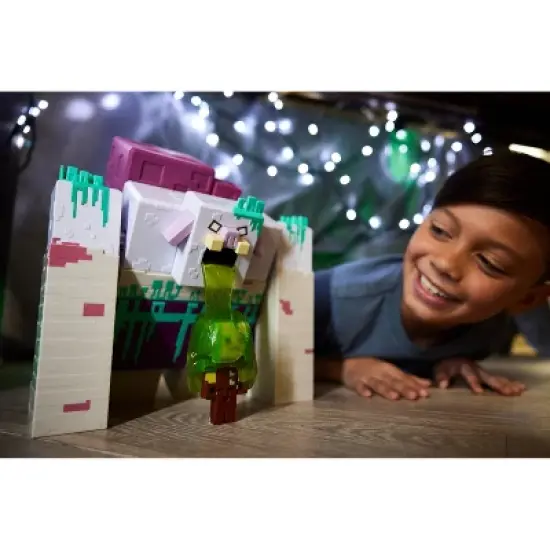 Minecraft Legends The Devourer Action Figure Set with Slime image {2}