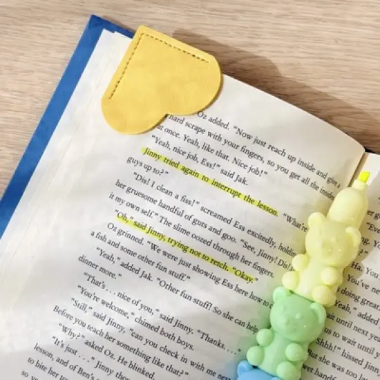 Wrapables Leather Corner Bookmarks, Page Marker, Reading Supplies (Set of 8), Hearts image {2}