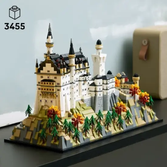 LEGO Architecture Neuschwanstein Castle 21063 image {1}