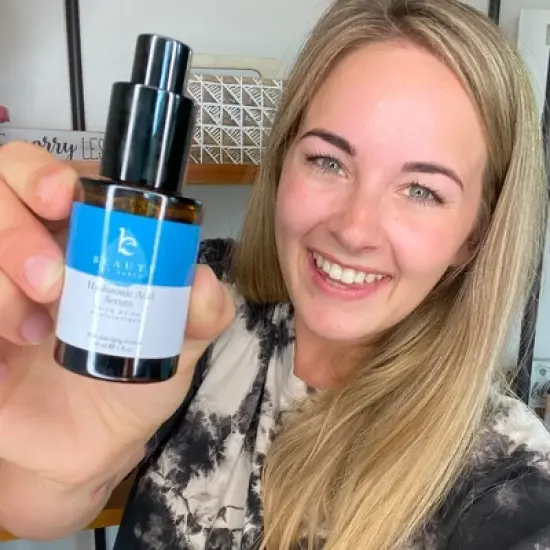 Beauty by Earth Hyaluronic Acid Serum image {9}