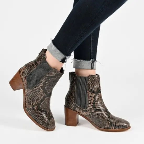 Journee Signature Womens Genuine Leather Tazlyn Round Toe Stacked Chelsea Booties image {8}