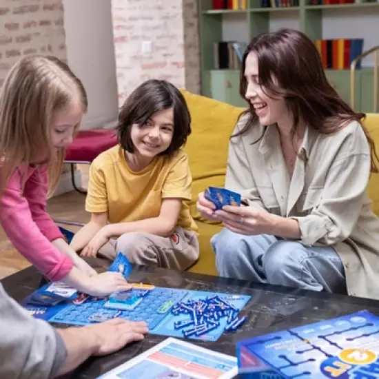 Snap Circuits It Board Game Science Kits: Educational STEM Toy for Creativity & Engineering, Grades 1-4 image {5}