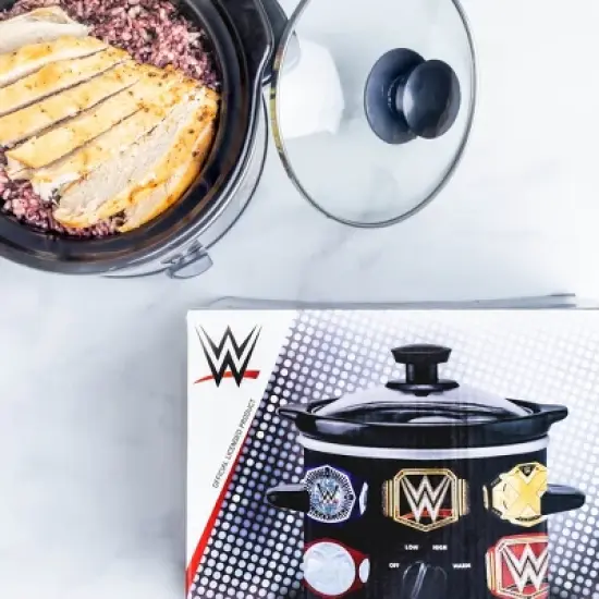 Uncanny Brands WWE Championship Belt 2 QT Slow Cooker- Removable Ceramic Insert Bowl image {3}